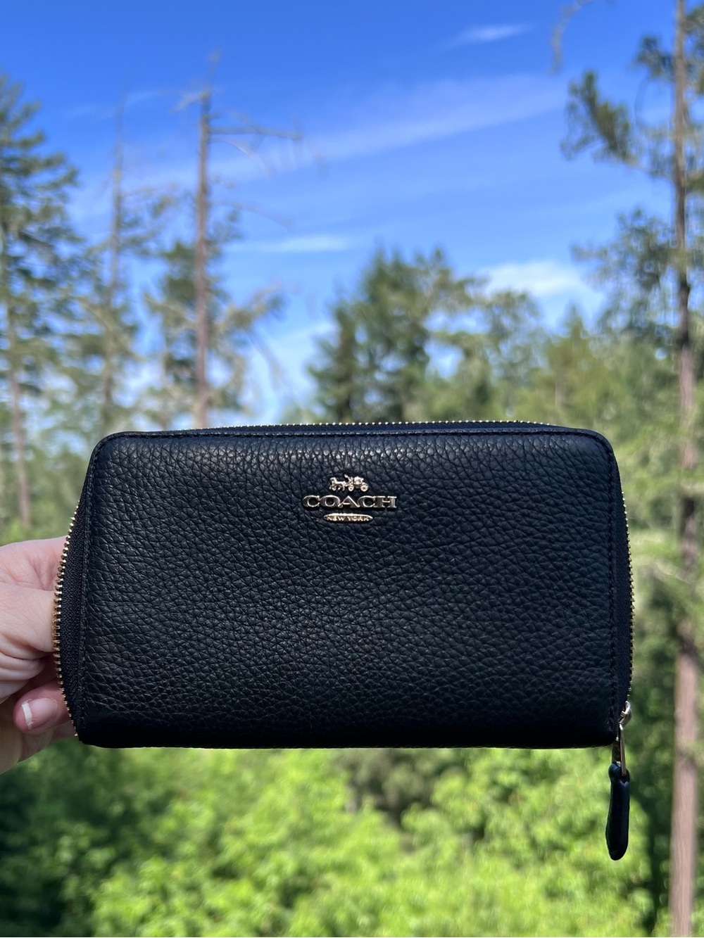 COACH Medium ID Zip Wallet Black Pebble Leather w Gold Hardware AUTHENTIC
